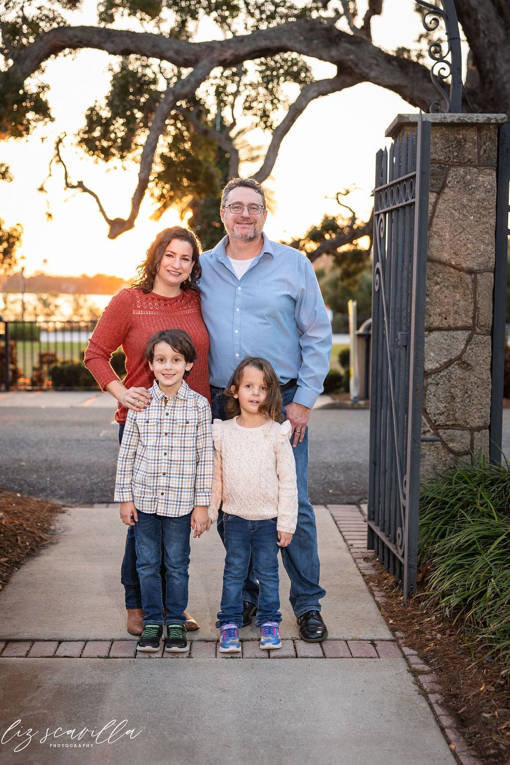 family photo outfit ideas for casements family photos with coastal preppy style